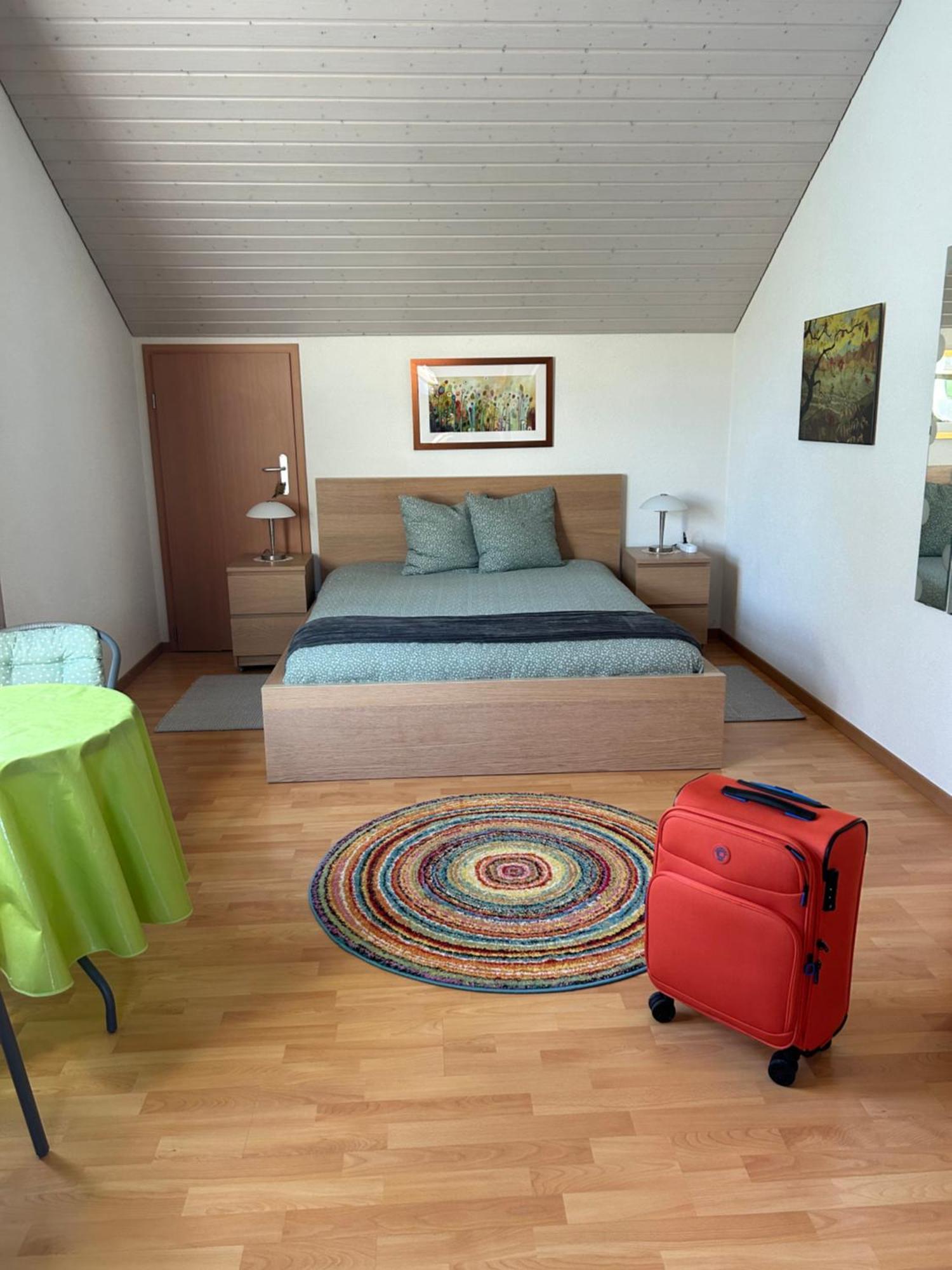 Queen Guest Room Mont-sur-Rolle Zewnętrze zdjęcie