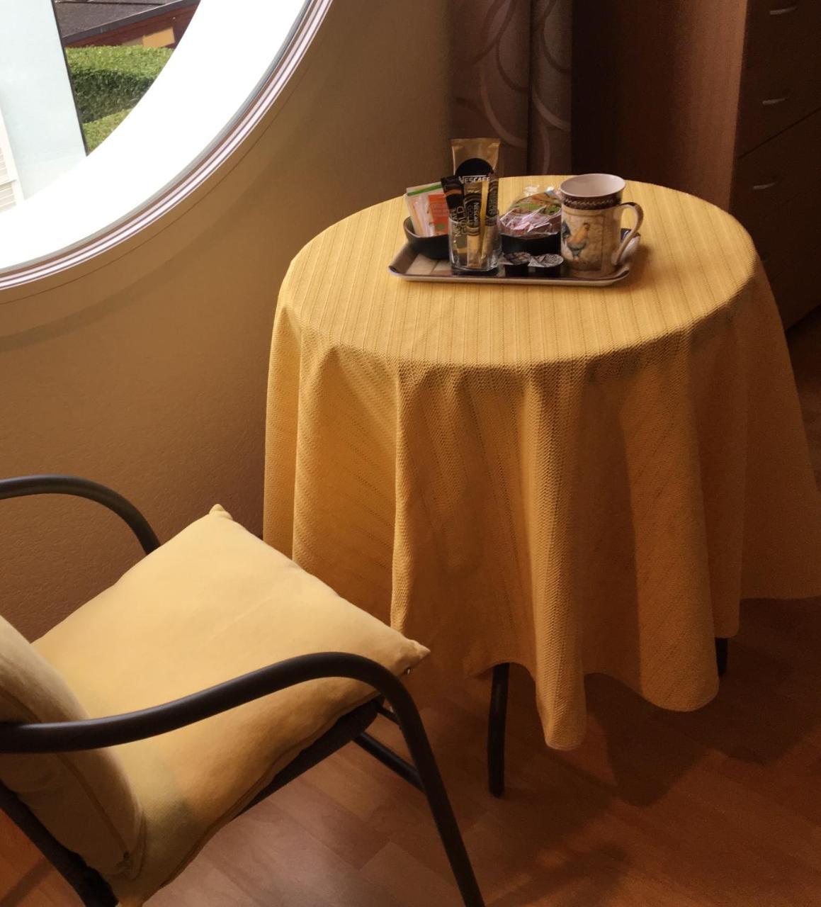 Queen Guest Room Mont-sur-Rolle Zewnętrze zdjęcie